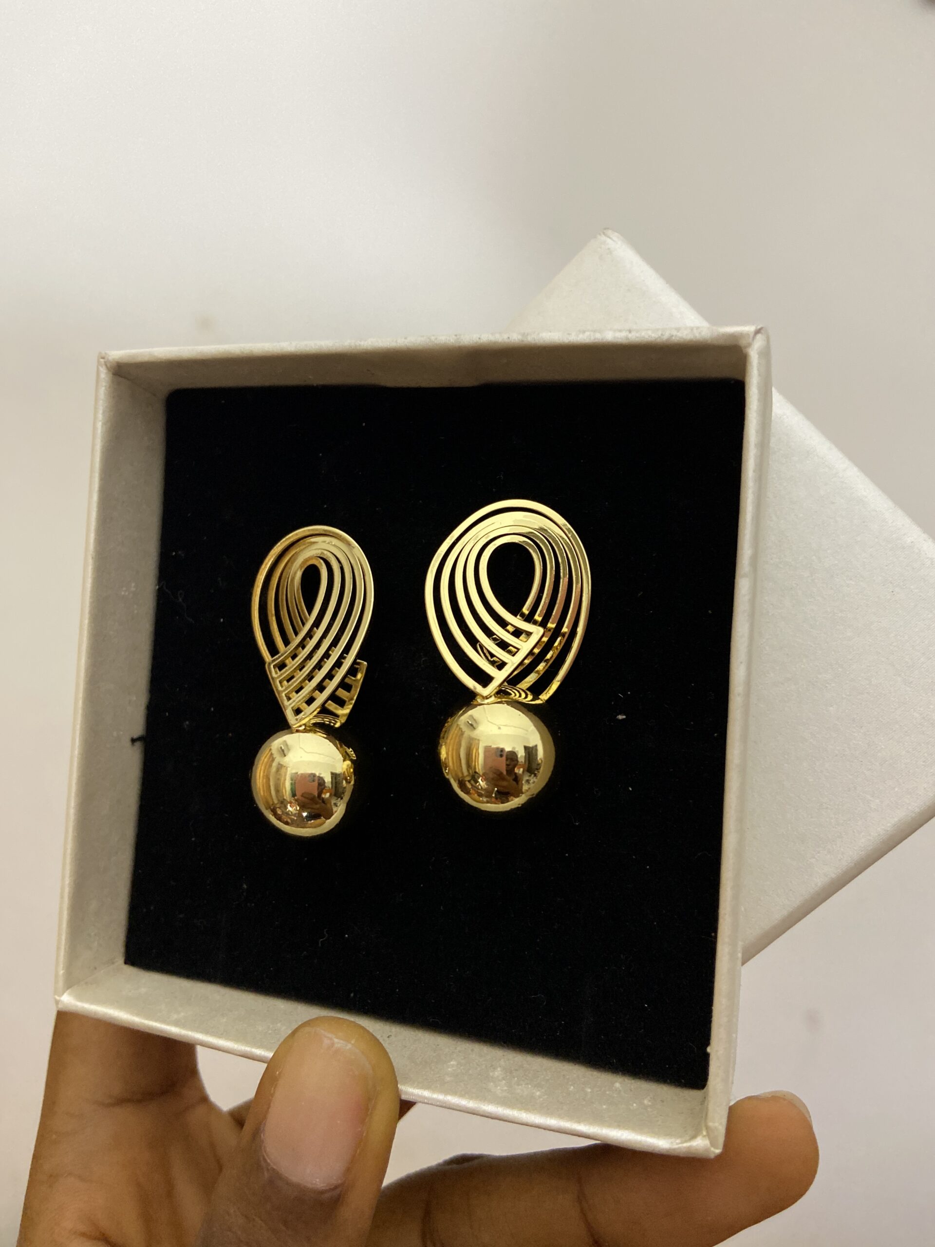 W20 earring